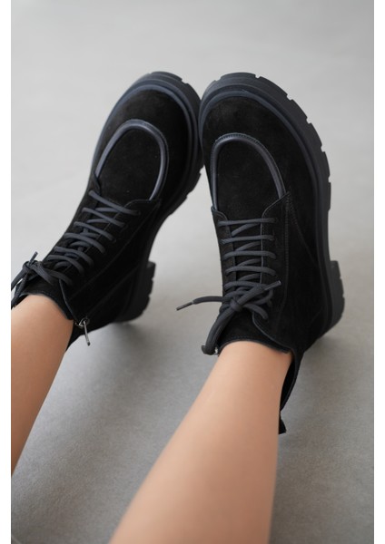 Nivora Hakiki Deri Bağcıklı ve Yandan Fermuarlı Kadın Bot- Siyah Süet modelleri