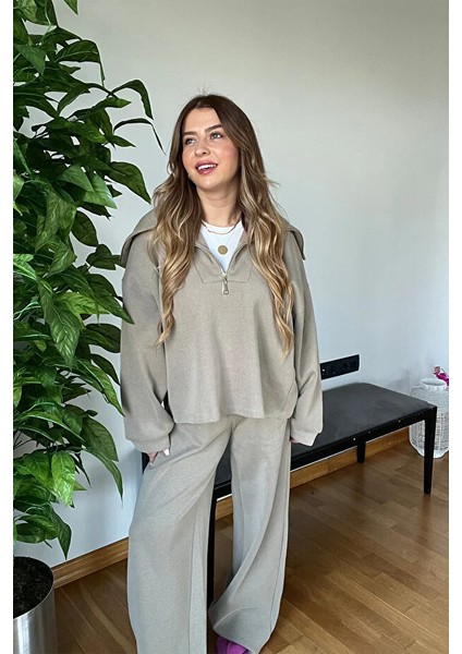 Kadın Açık Haki Fermuarlı Yeni Sezon Triko Takım – Oversize Günlük Kaliteli Rahat Kombin