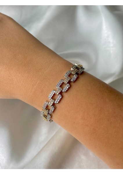 Pirinç Gümüş Renk Zirkon Taşlı Vıp Seri Kadın Bileklik