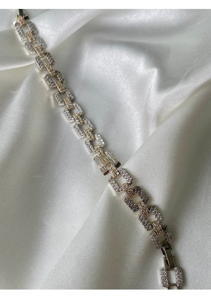 Pirinç Gümüş Renk Zirkon Taşlı Vıp Seri Kadın Bileklik fırsatları