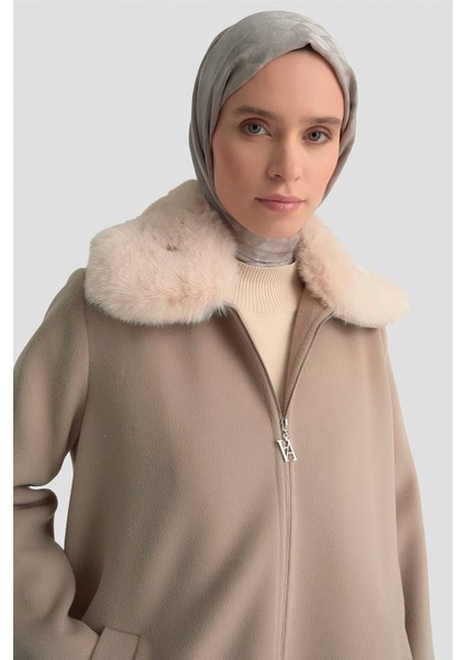 Kürk Yakalı Kaban 25KD1707 Bej