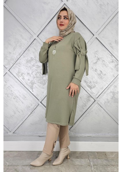 Kadın Taş ve Kolye Detaylı Tesettür Tunik