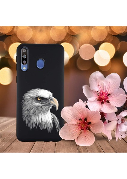 Samsung Galaxy M30 ile Uyumlu Kartal (0214C) Tasarımlı Siyah Lansman Kılıf indirimleri