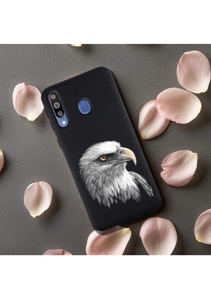 Samsung Galaxy M30 ile Uyumlu Kartal (0214C) Tasarımlı Siyah Lansman Kılıf