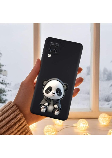 Samsung Galaxy M12 ile Uyumlu Sevimli Panda (0214D) Tasarımlı Siyah Lansman Kılıf