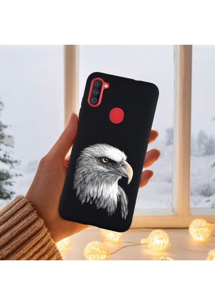 Samsung Galaxy M11 ile Uyumlu Kartal (0214C) Tasarımlı Siyah Lansman Kılıf