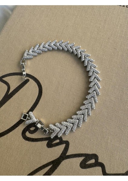 Çelik V Bileklik Çelik Kadın Taşlı Bileklik fiyatları