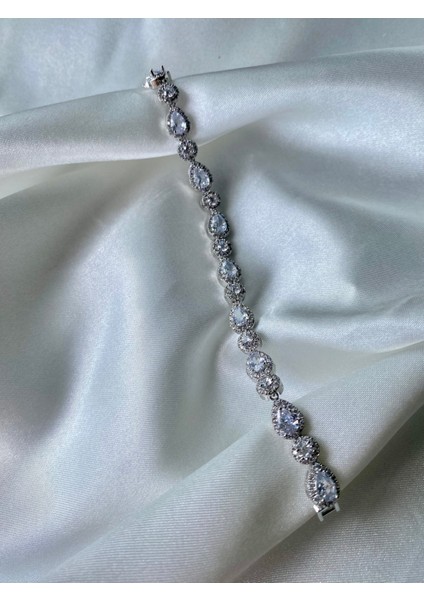 Zirkon Taşlı Çelik Damla Bileklik fırsatları