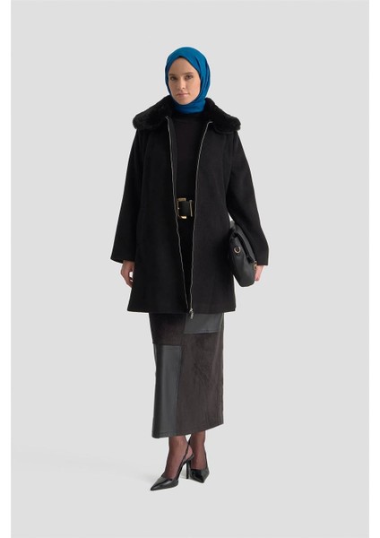 Kürk Yakalı Kaban 25KD1707 Siyah fiyatları