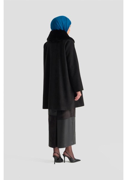 Kürk Yakalı Kaban 25KD1707 Siyah