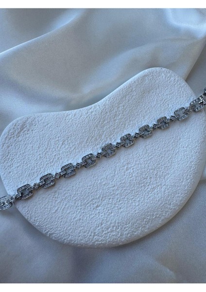 Vip Seri Pirinç Zirkon Taşlı Gümüş Renk Minimal Kare Detay Bileklik modelleri