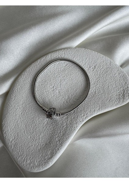 Zirkon Taş Detaylı Oval Bileklik modelleri