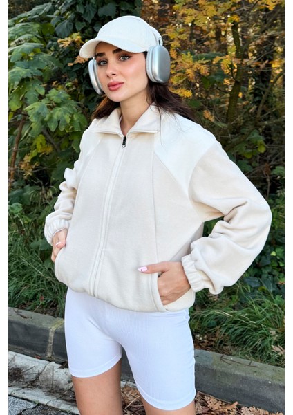 Bej Kalın Yumuşak Dokulu Dik Yaka Oversize Nakışlı Polar Kadın Sweatshirt - 97293