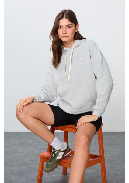 Taş Kompakt Pamuklu Kalın Pürüzsüz Dokulu Kapüşonlu Oversize Fit Kadın Sweatshirt - 97291
