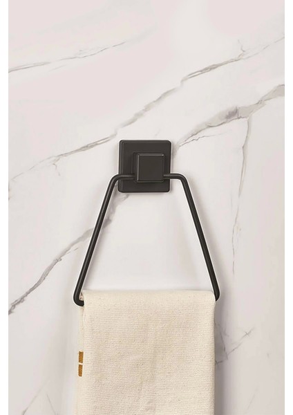 Yapışkanlı Kare Başlıklı Siyah Üçgen Havluluk, Şık ve Fonksiyonel Tasarım. fiyatları