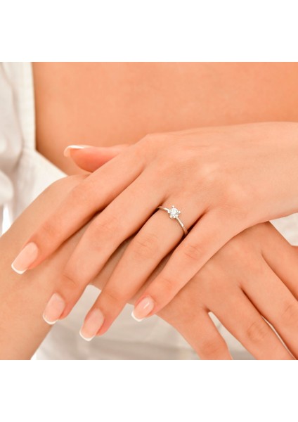 0.20 Karat Pırlanta Tektaş Yüzük