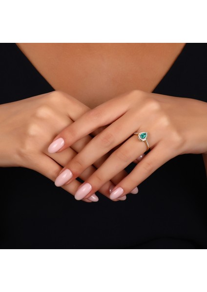 0.19 Karat Zümrüt Taşlı Pırlanta Yüzük modelleri