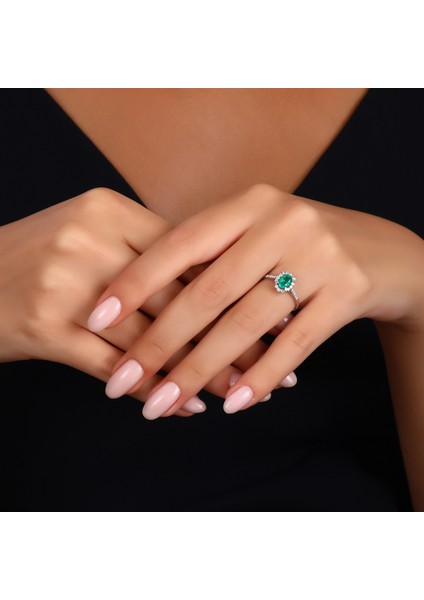 0.16 Karat Zümrüt Taşlı Pırlanta Yüzük modelleri