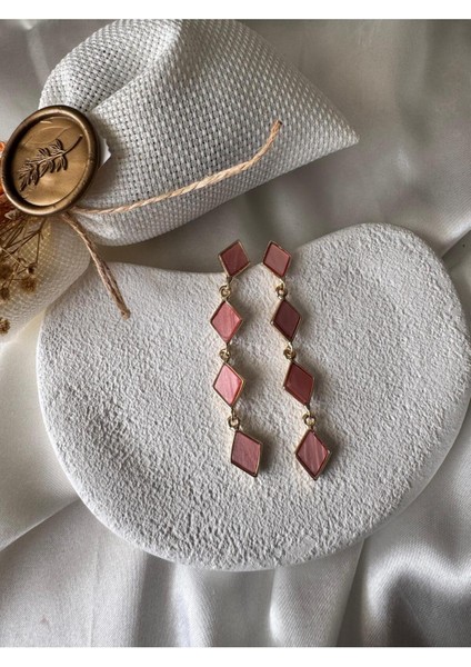 Özel Tasarım Kare Taşlı Sallantılı Küpe fırsatları