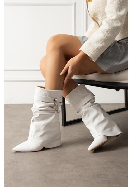 Luarda Kadın Bot Yandan Tokalı Körüklü Ince Topuklu Beyaz Deri