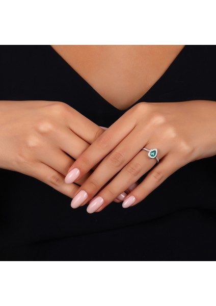 0.18 Karat Zümrüt Taşlı Pırlanta Yüzük modelleri