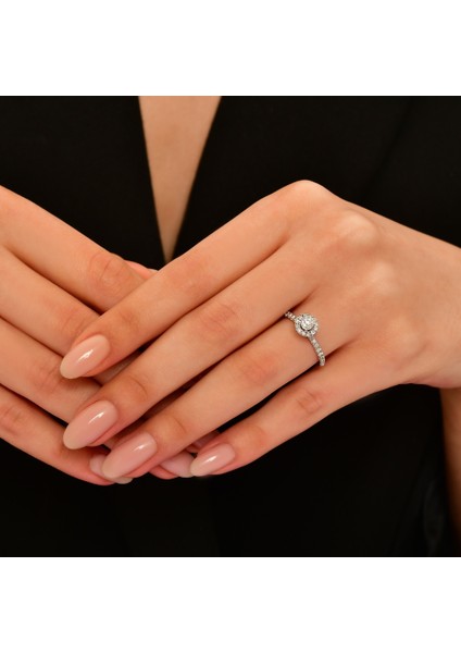 0.65 Karat Pırlanta Tektaş Yüzük modelleri