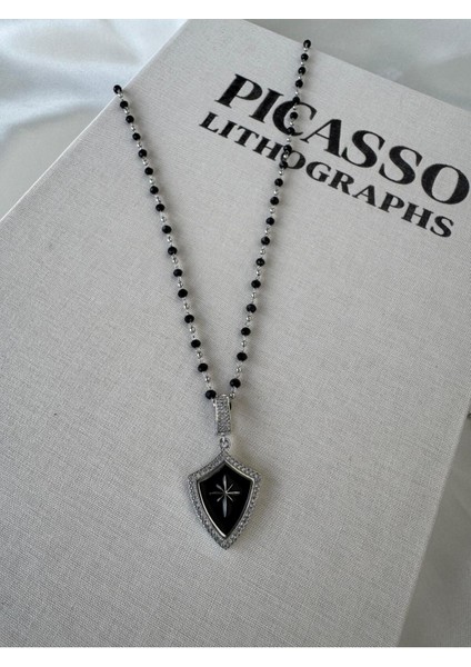 Siyah Mineli Kalkan Modeli Zirkon Taşlı Gümüş Renk Lak Kaplama Kolye fiyatları