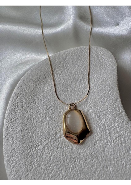 Beyaz Taş Detaylı Kolye modelleri