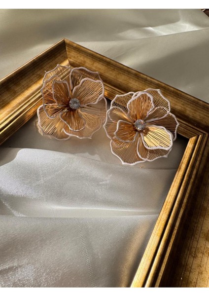 Gold Çift Katmanlı Taş Detaylı Şık Kadın Küpe