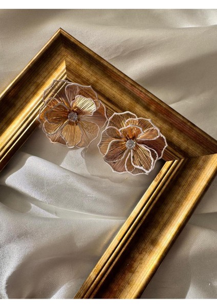 Gold Çift Katmanlı Taş Detaylı Şık Kadın Küpe modelleri