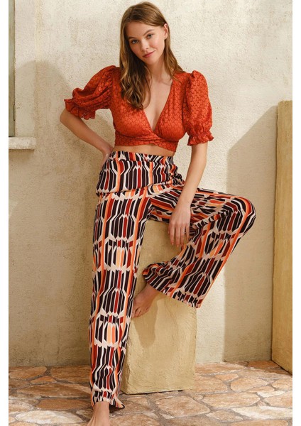 Arias Closet Kısa Yarım Kol V Yaka Geometrik Yazlık Kurdela Şerit Detaylı Pijama Takımı fiyatları