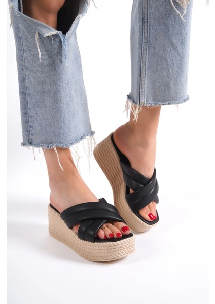 Joymıx Dolgu Topuklu Ortopedik Taban Hasır Görünümlü Kadın Terlik Ckt - Siyah