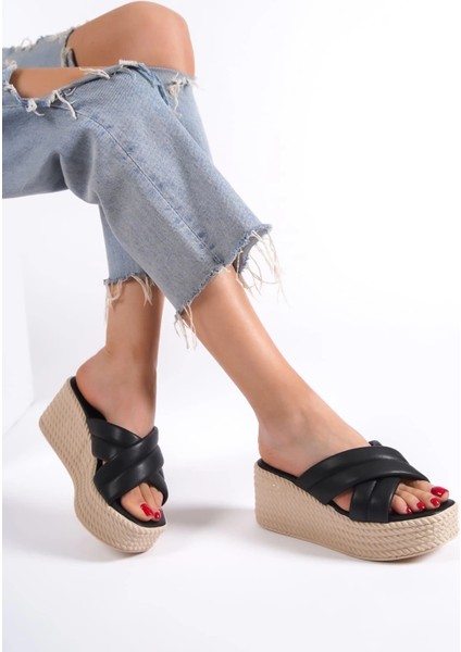 Joymıx Dolgu Topuklu Ortopedik Taban Hasır Görünümlü Kadın Terlik Ckt - Siyah fiyatları