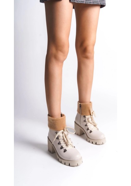 Emma Bağcıklı Fermuarlı Ortopedik Taban Topuklu Kürk Detaylıkadın Bot Ckt - Krem