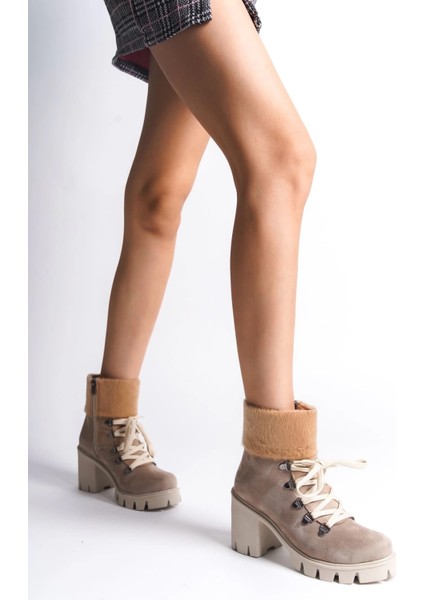 Emma Bağcıklı Fermuarlı Ortopedik Taban Topuklu Kürk Detaylı Süet Kadın Bot Stt - Ten