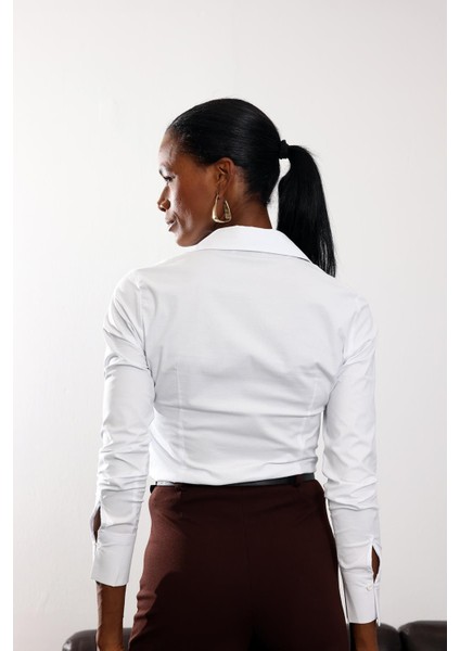 Beyaz V Yaka Likralı Slim Fit Gömlek 16669 indirimleri