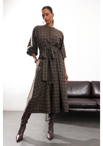 Haki Ekoseli Kuşaklı Elbise 1235 modelleri