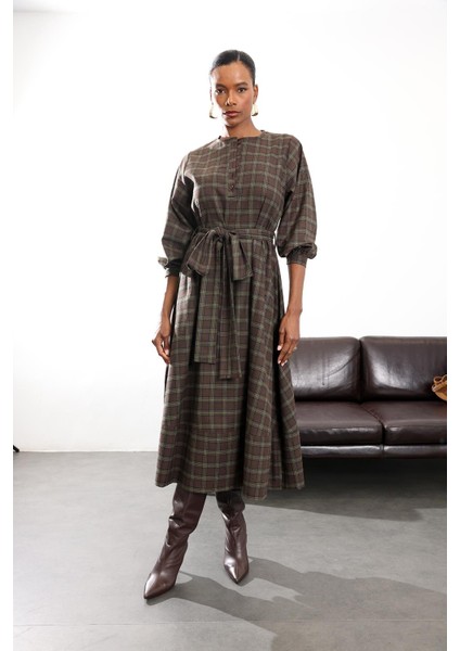 Haki Ekoseli Kuşaklı Elbise 1235 fırsatları