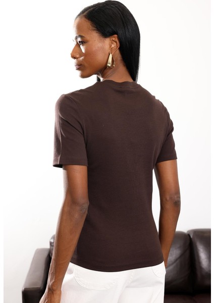 Acı Kahve Bisiklet Yaka Basic Tişört 1075 indirimleri