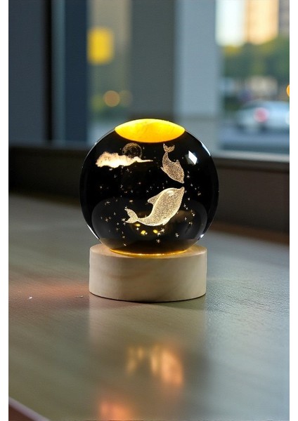 Ahşap Kaideli Işıklı 3D Cam Küre 6 cm – Sevimli Yunus Balıkları Usb’li Dekoratif Lamba fiyatları
