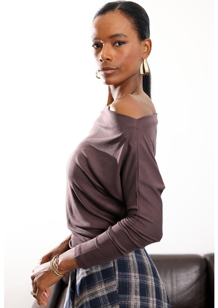 Acı Kahve Asimetrik Yaka Bluz 6176 indirimleri