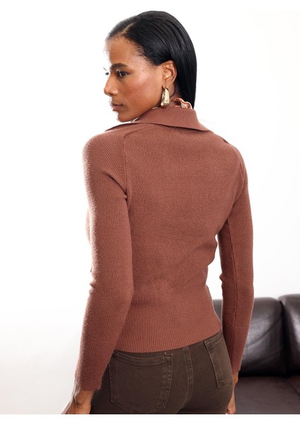 Kahverengi Sekiz Düğmeli Polo Yaka Kazak 251147