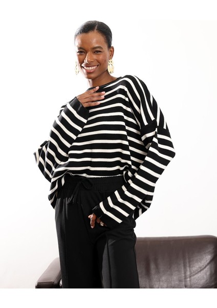 Siyah Çizgili Kazak 231100