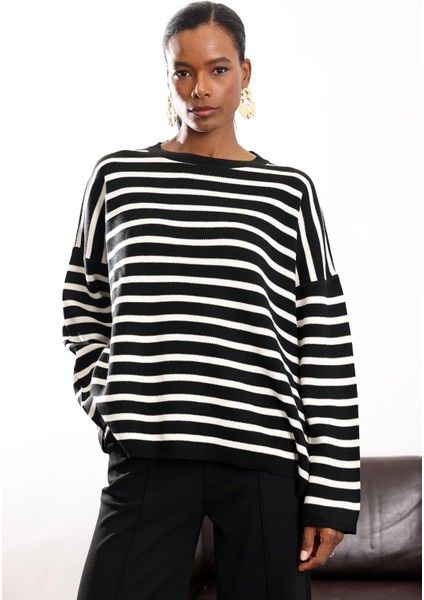 Siyah Çizgili Kazak 231100 fırsatları