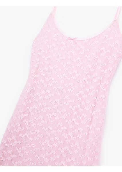 Slim Fit Astarlı Yırtmaç Detaylı Ince Askılı Dantel Elbise