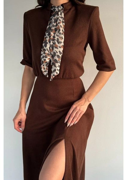 Kadın Fular Aksesuarlı Likralı Yırtmaç Detaylı Elbise P-00019229