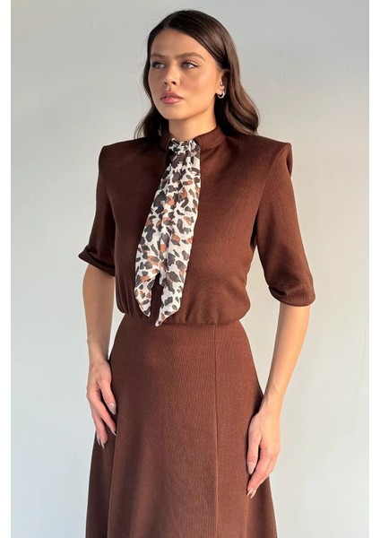 Kadın Fular Aksesuarlı Likralı Yırtmaç Detaylı Elbise P-00019229 fiyatları