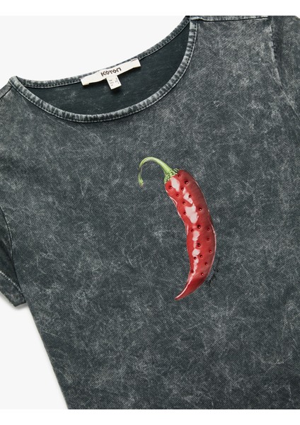 Pamuklu Kısa Kollu Bisiklet Yaka Taşlı Biber Baskılı Tişört indirimleri