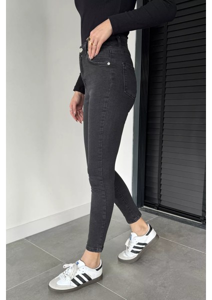 Kadın Dar Paça Yüksek Bel Jeans Pantolon P-00019162 fırsatları