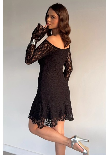 Kadın V Yaka Dantelli Iç Astarlı Ispanyol Kol Mini Elbise P-00019223 fırsatları